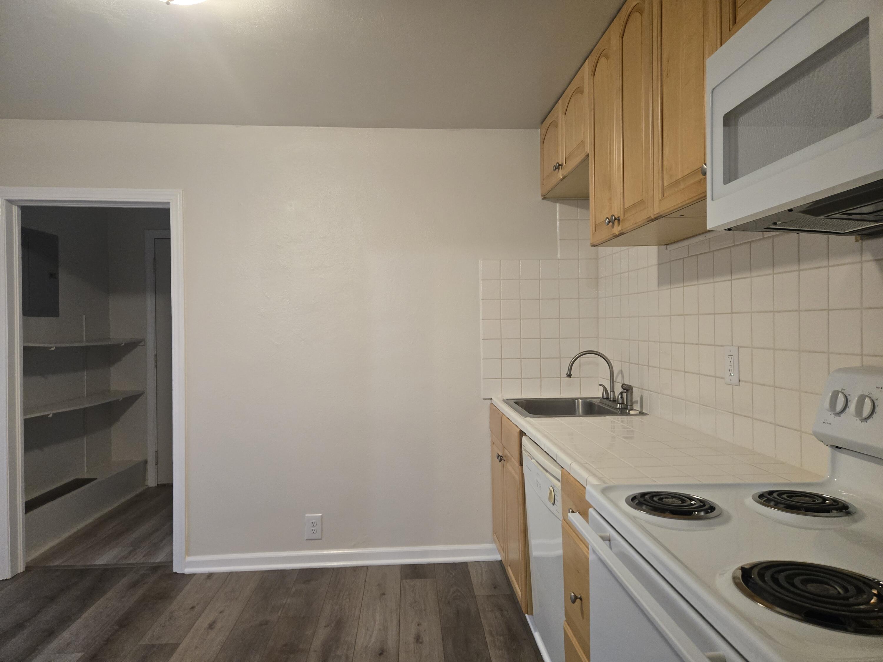 3008 Church Street, 3010