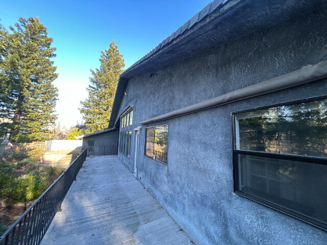 582 River Oaks Drive