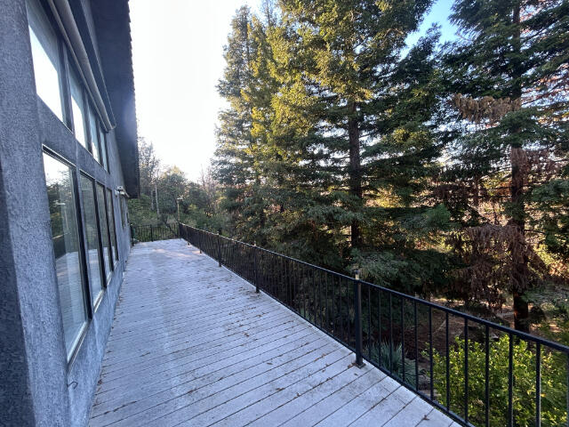 582 River Oaks Drive