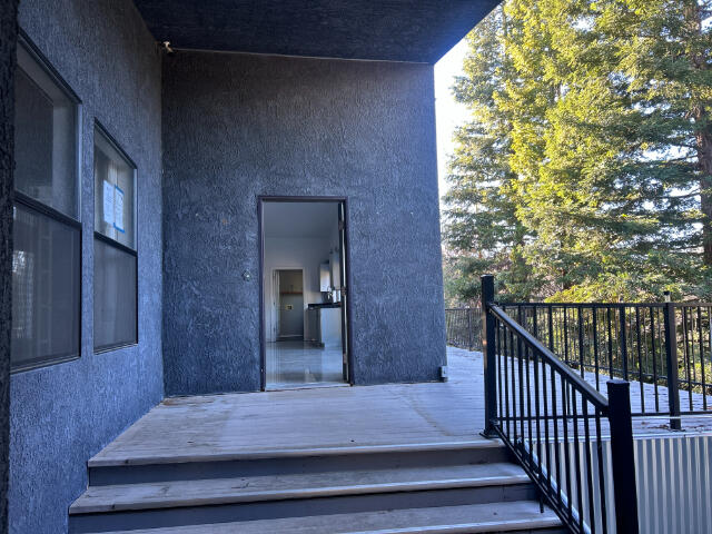 582 River Oaks Drive