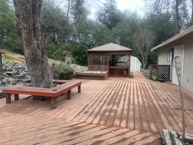 2966 Quartz Hill Road