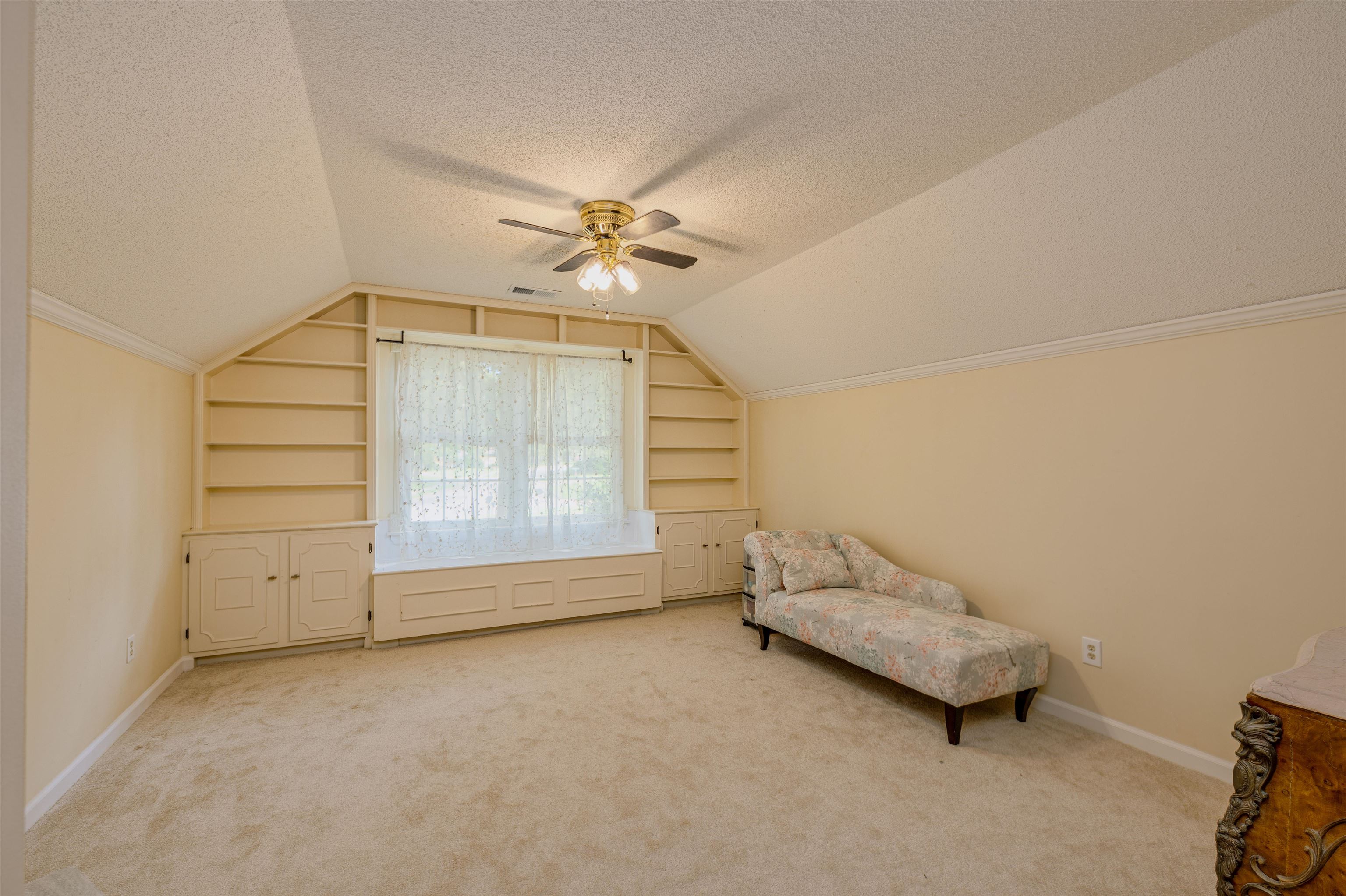 3052 LAURINBURG CIR