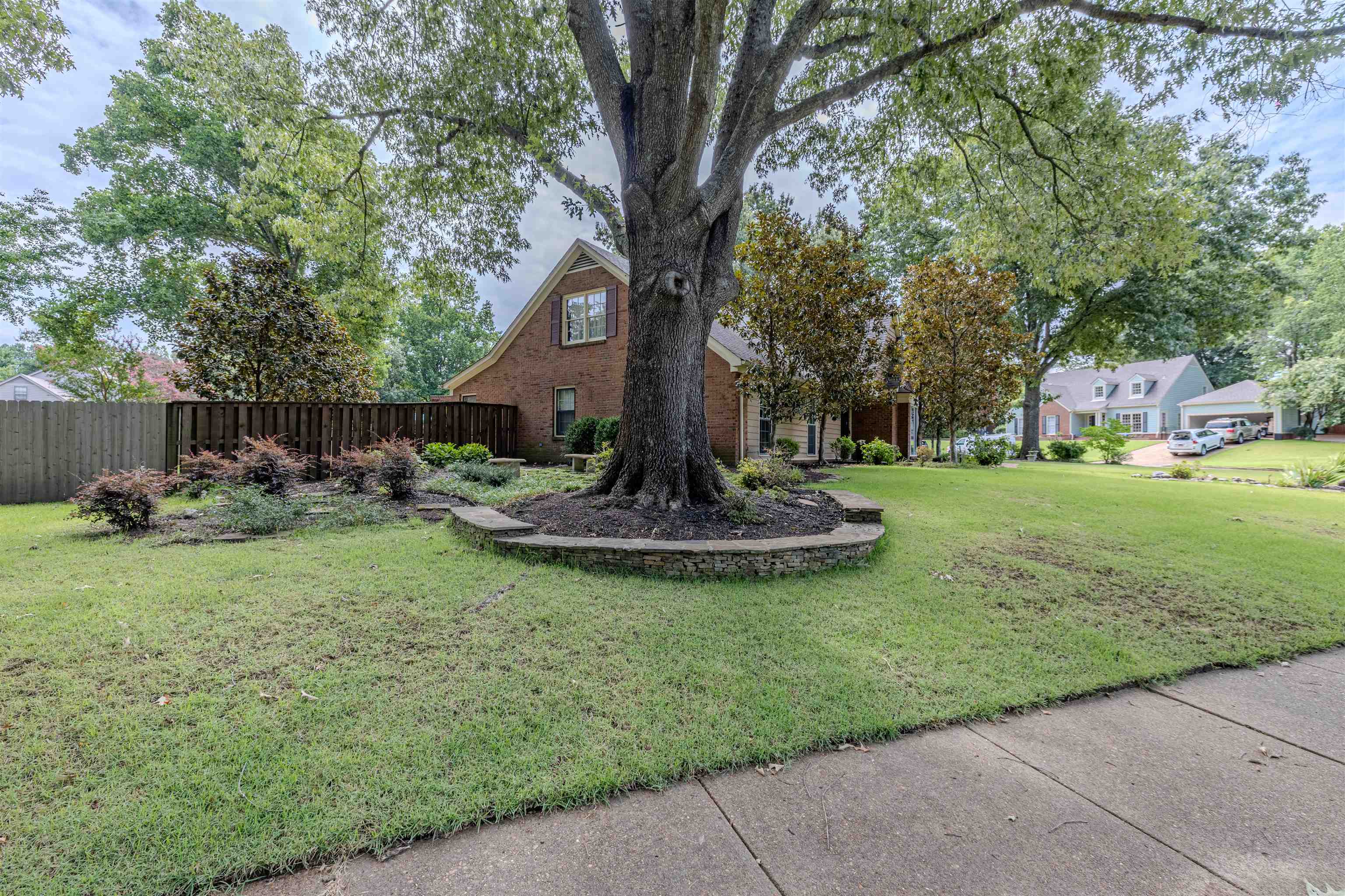 3052 LAURINBURG CIR