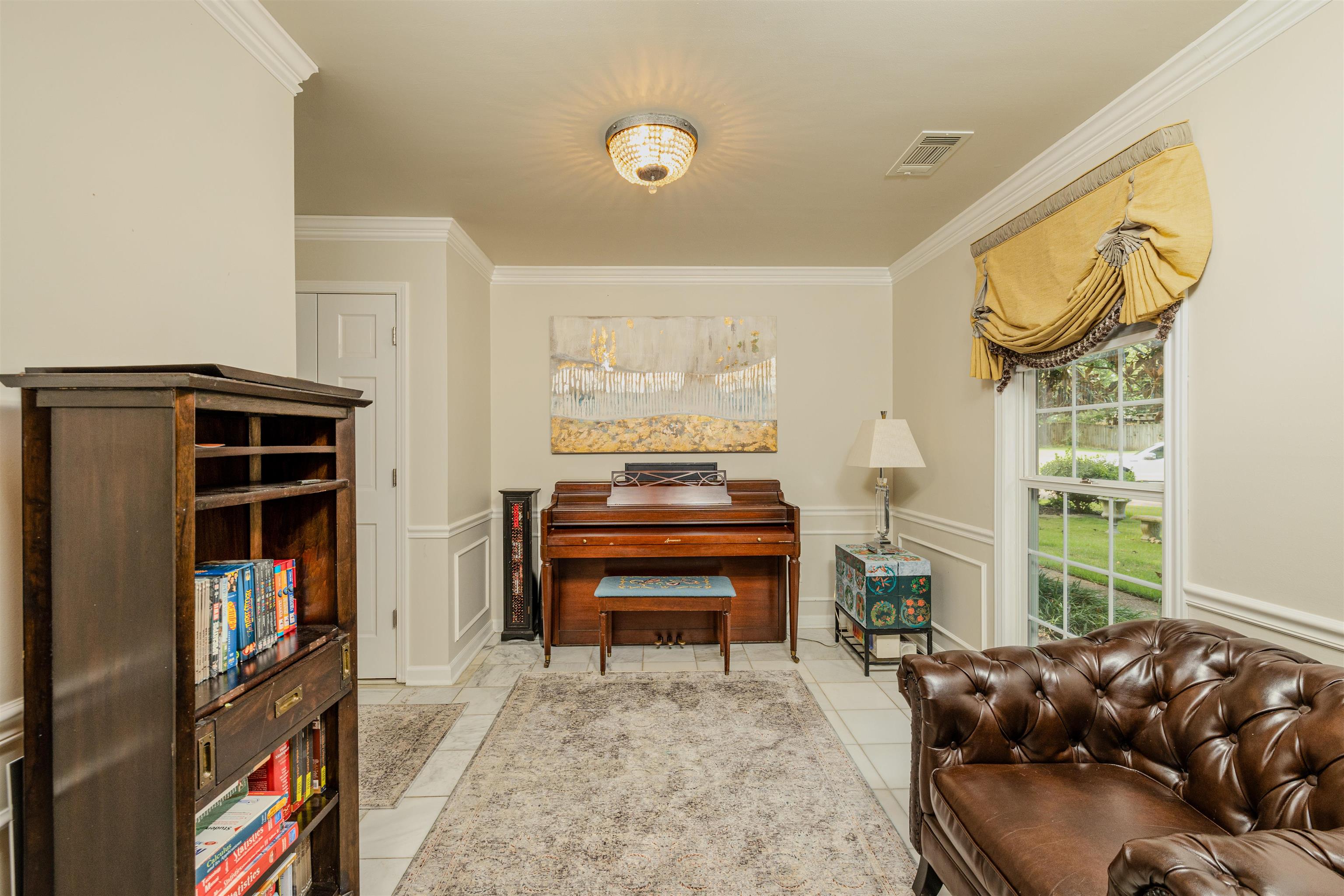 3052 LAURINBURG CIR