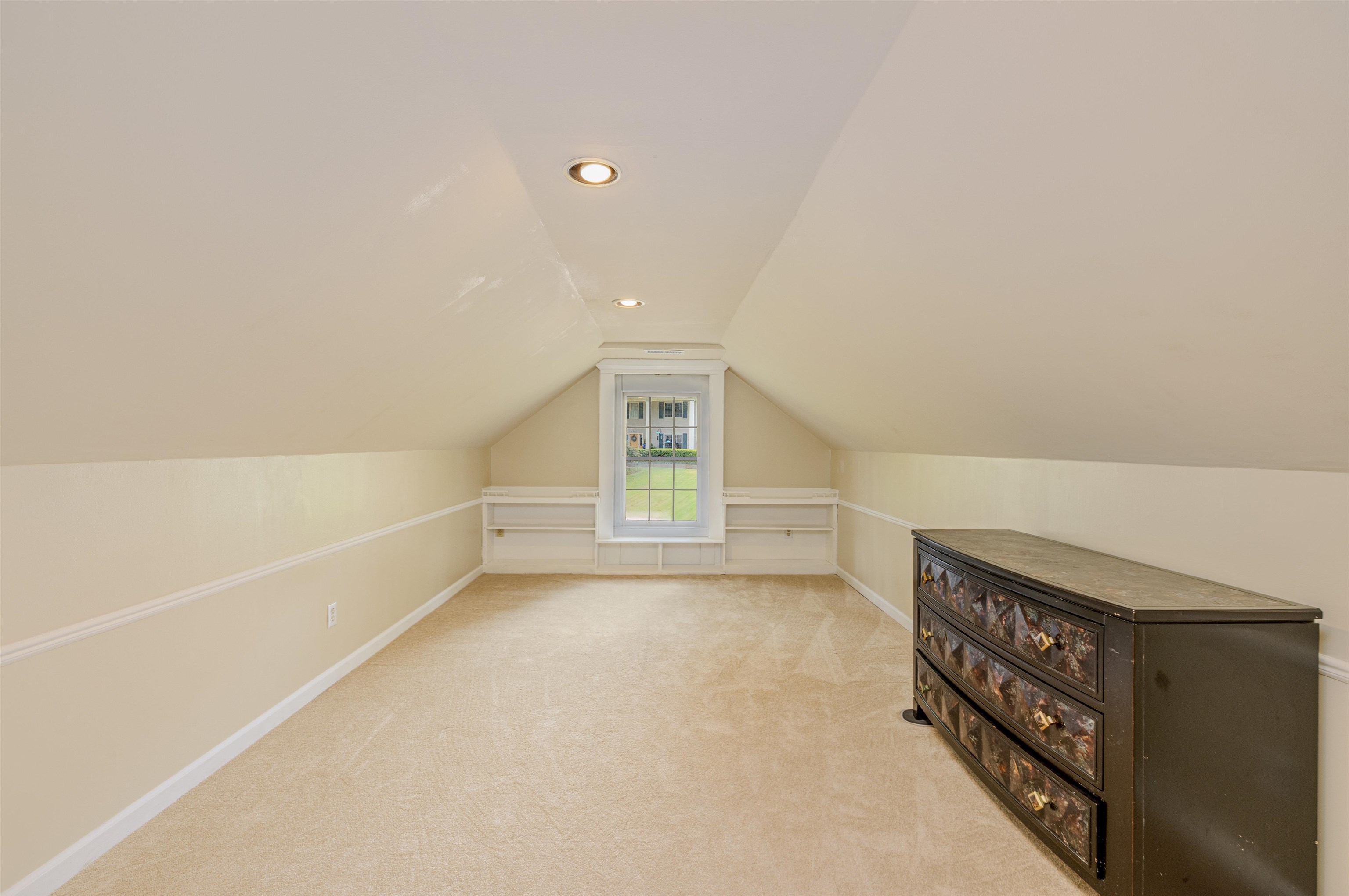 3052 LAURINBURG CIR