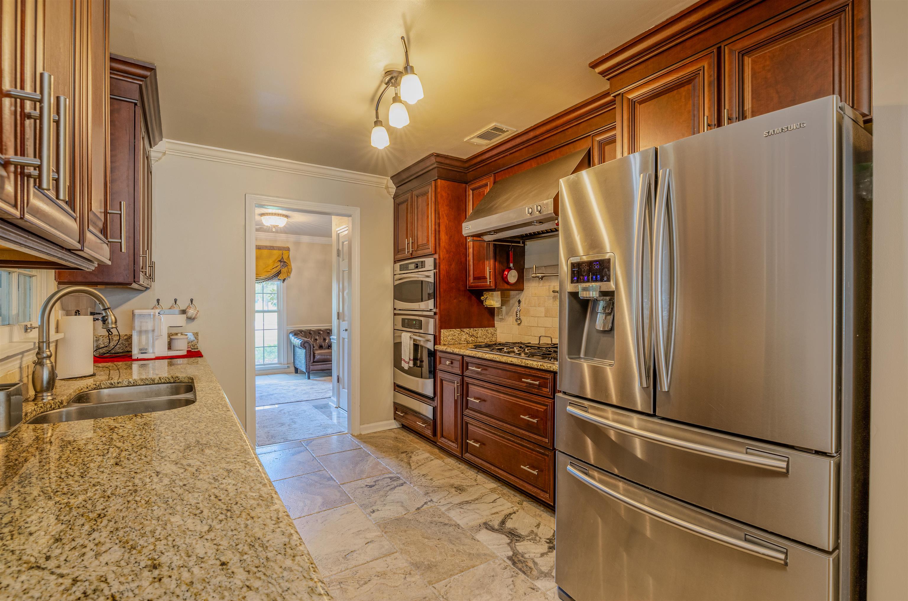 3052 LAURINBURG CIR