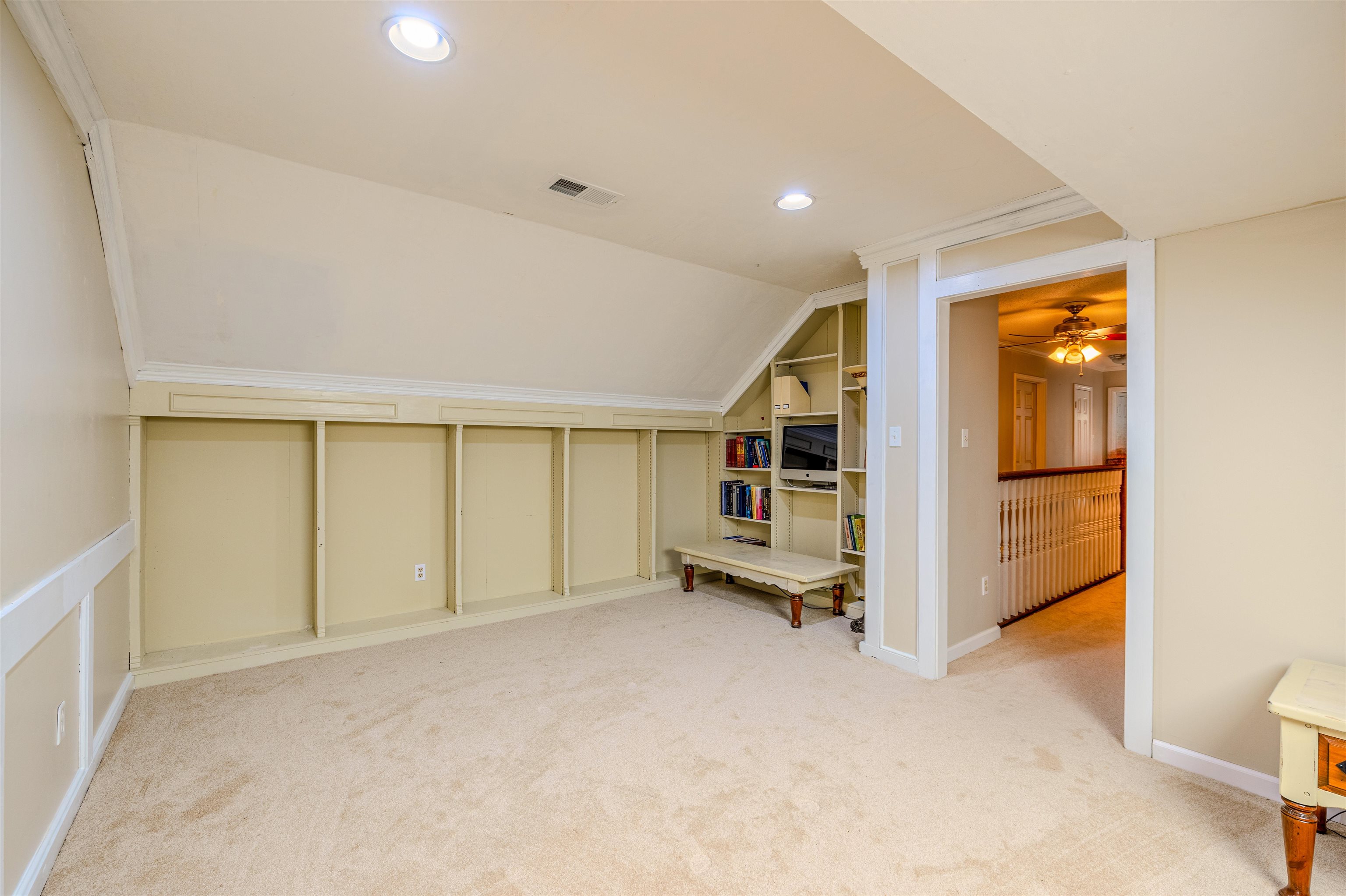 3052 LAURINBURG CIR