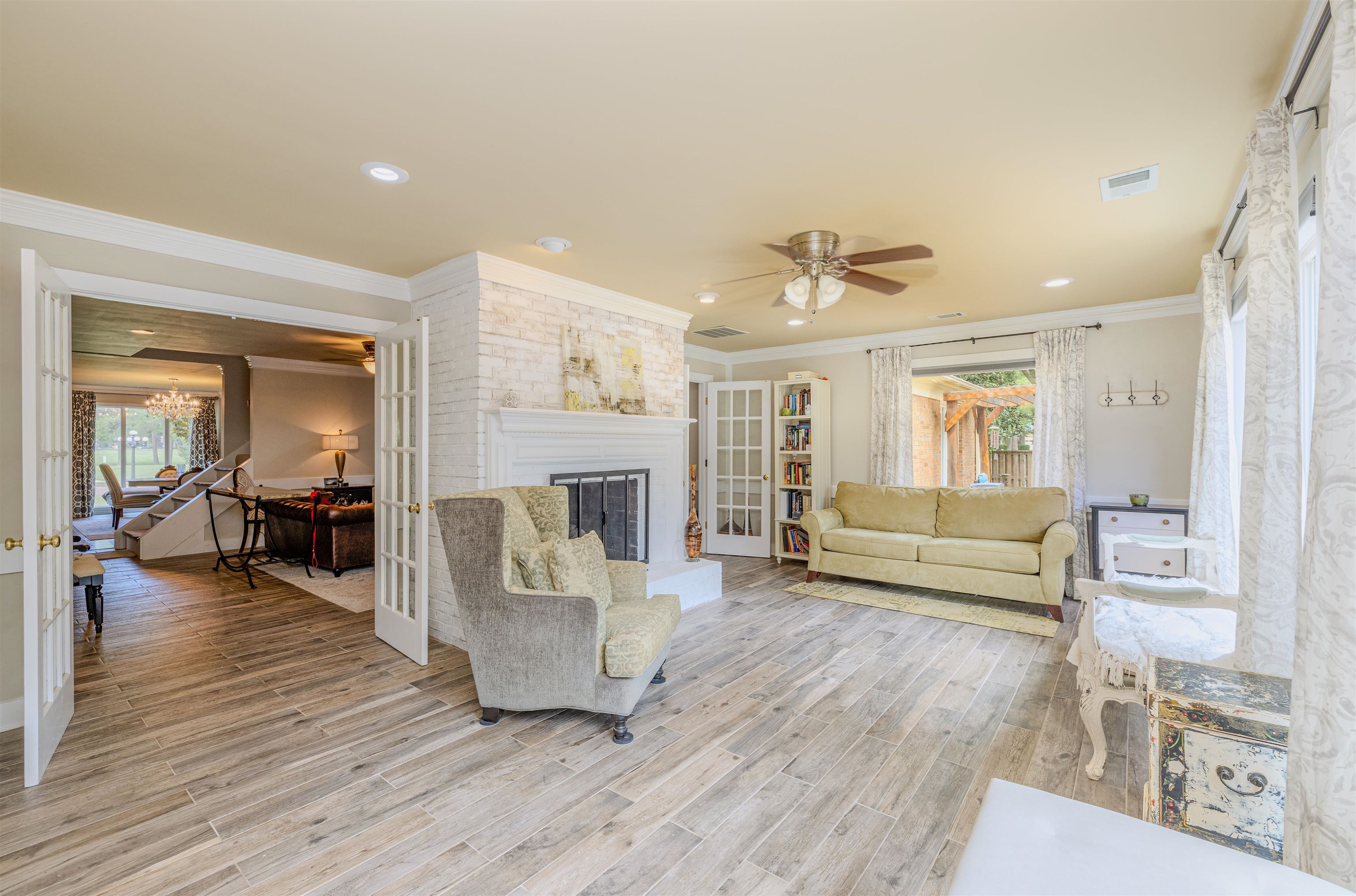 3052 LAURINBURG CIR