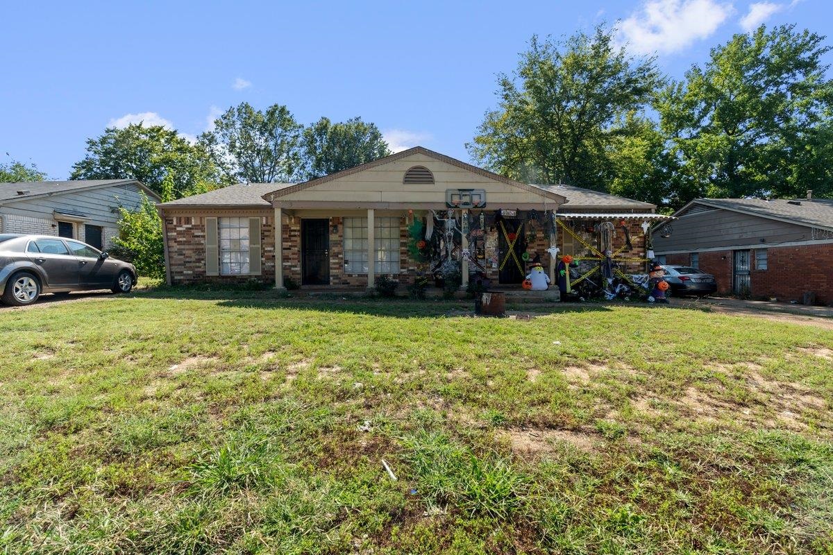 5581 APPLE BLOSSOM DR