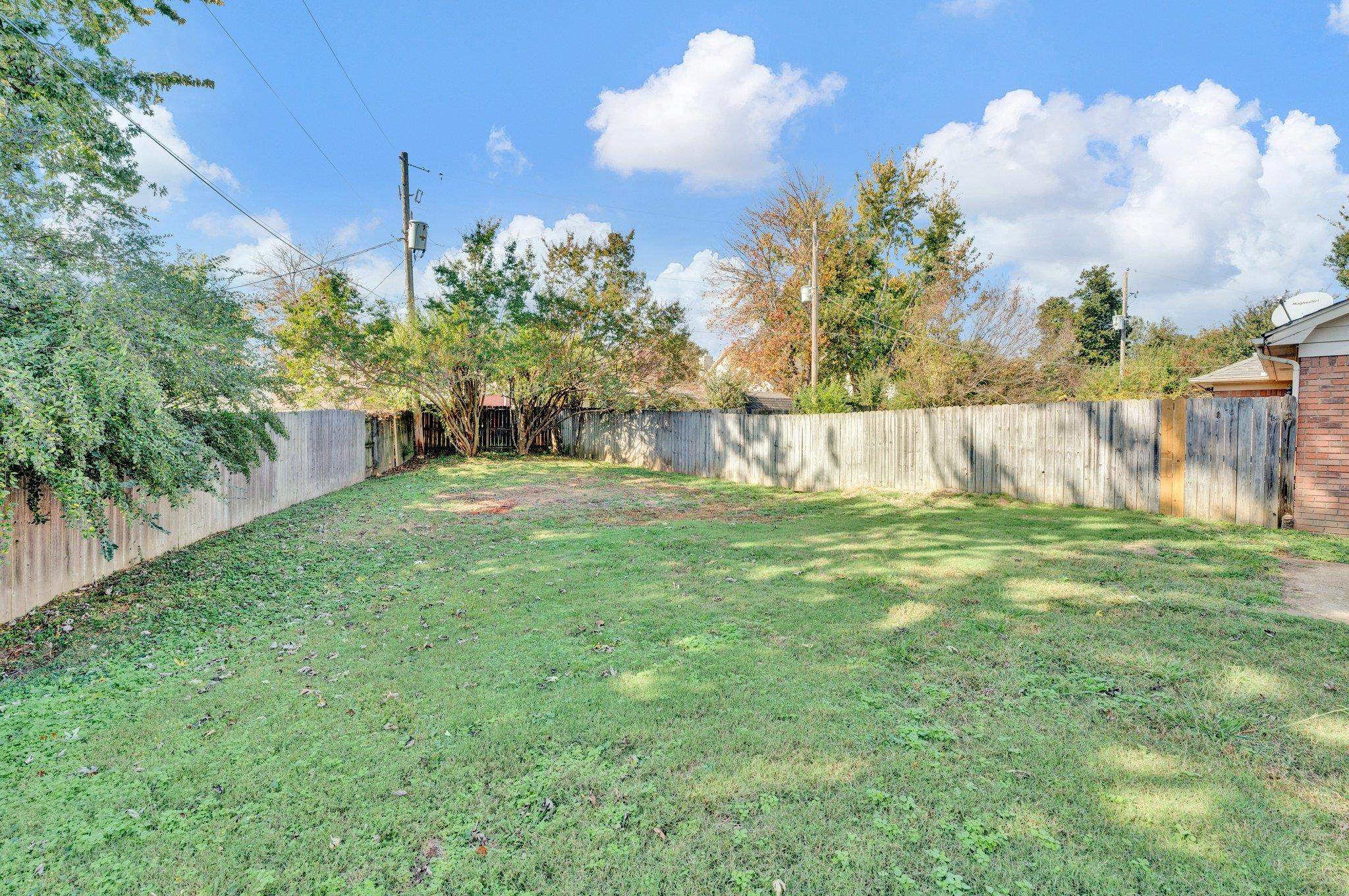 3885 MOSS BANK CV