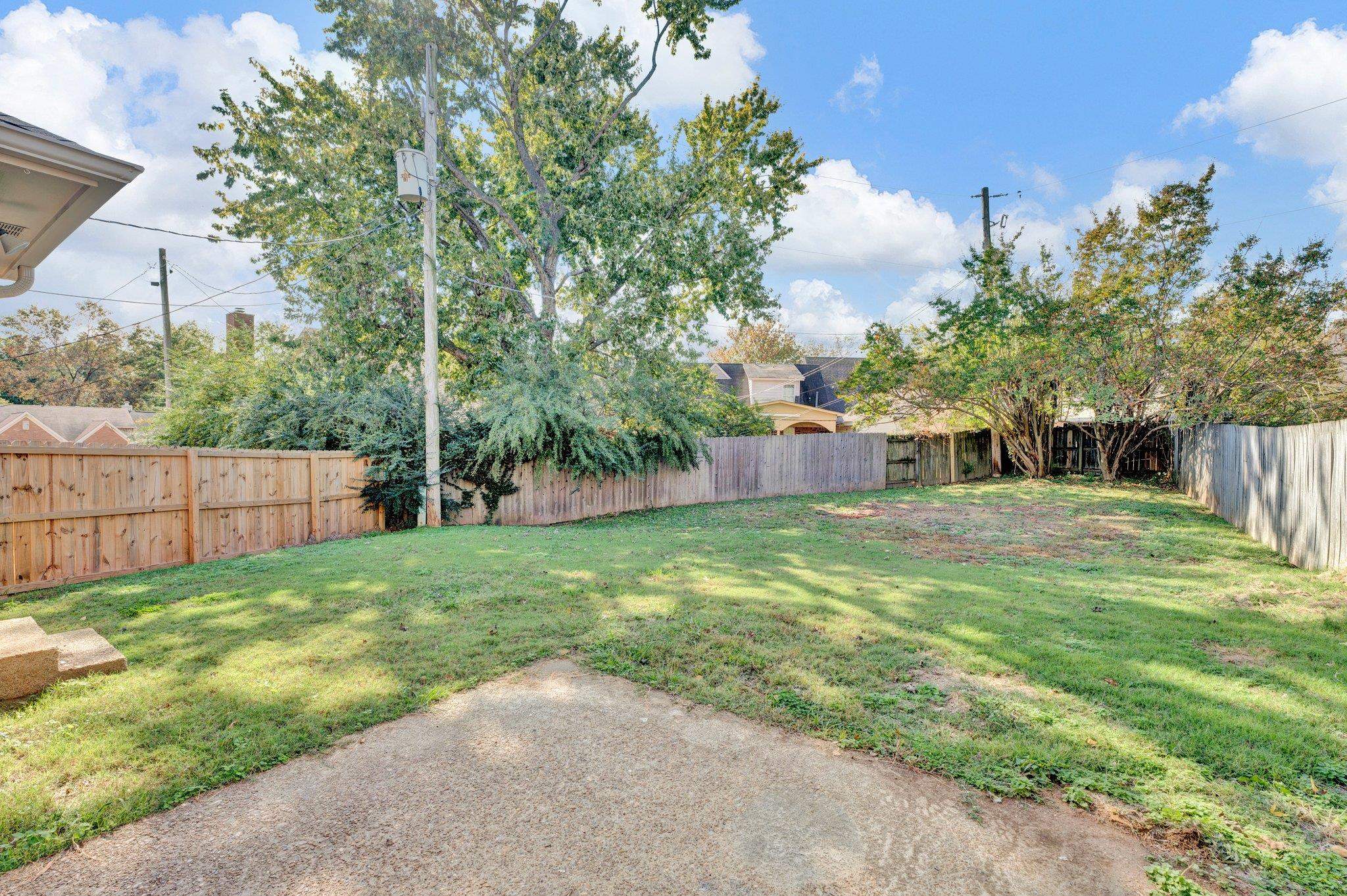 3885 MOSS BANK CV