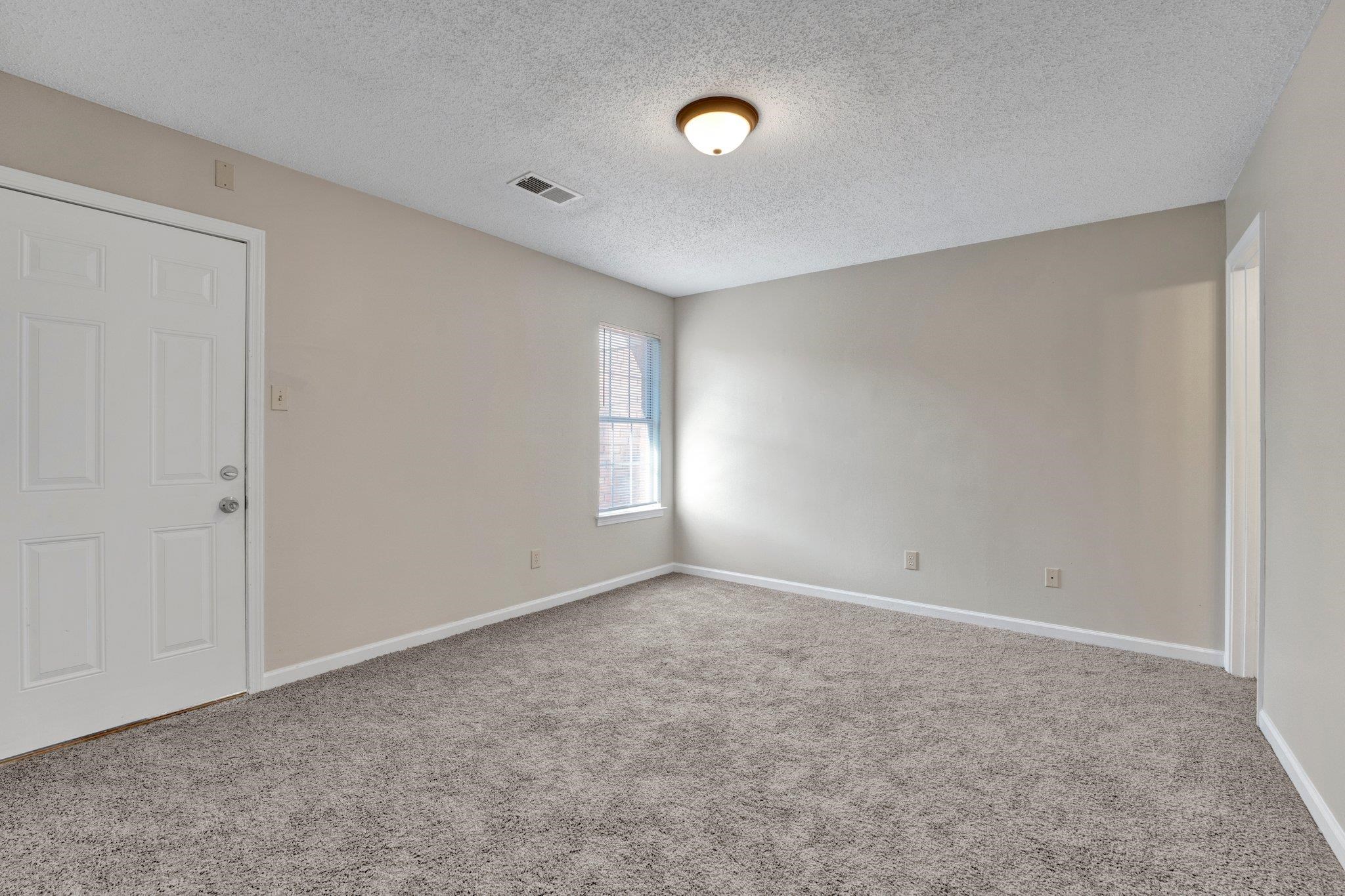 3885 MOSS BANK CV