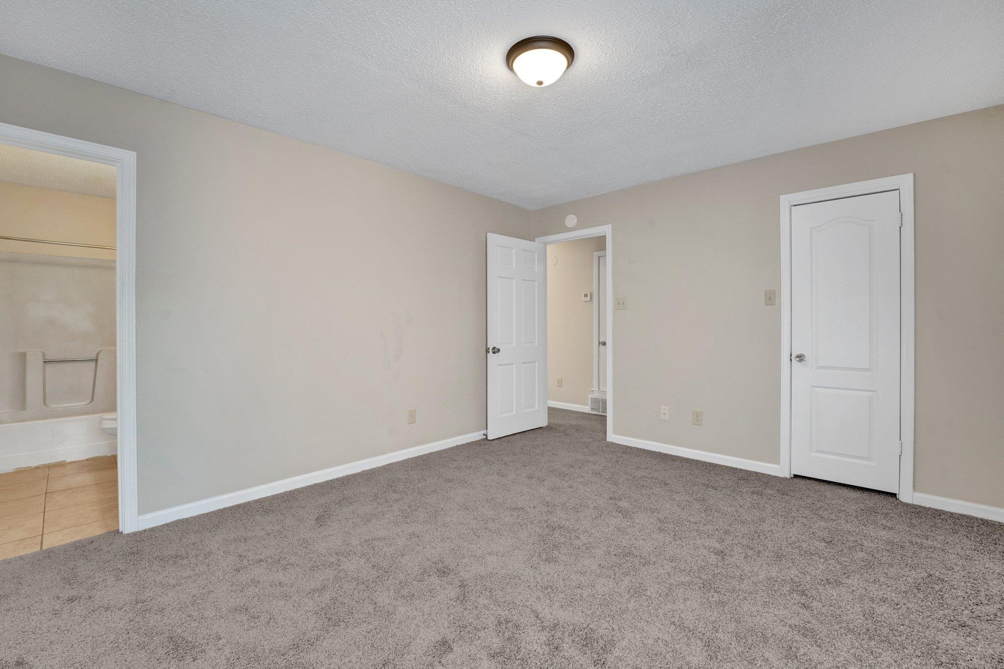 3885 MOSS BANK CV