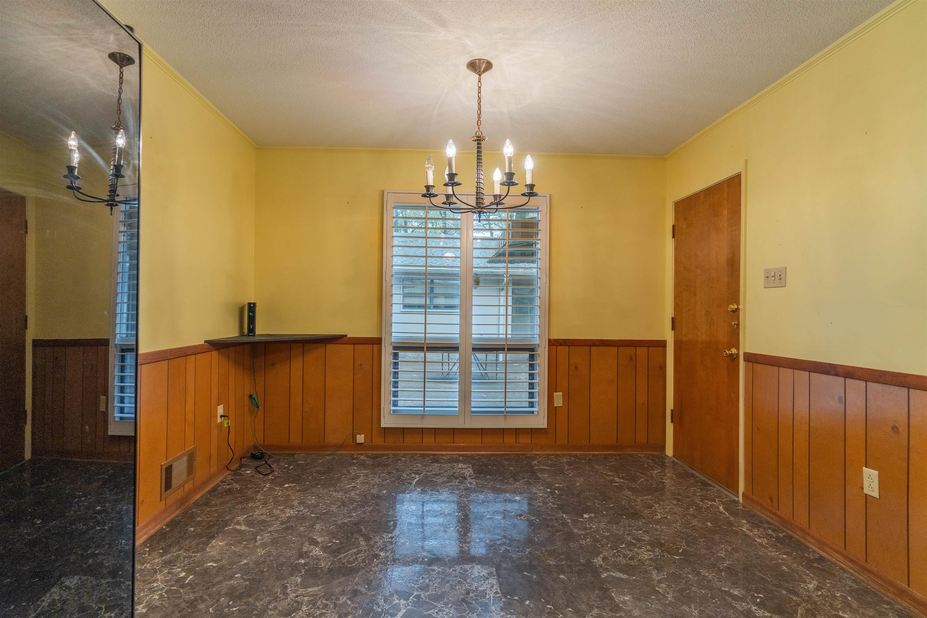2226 LOCHLEVIN DR