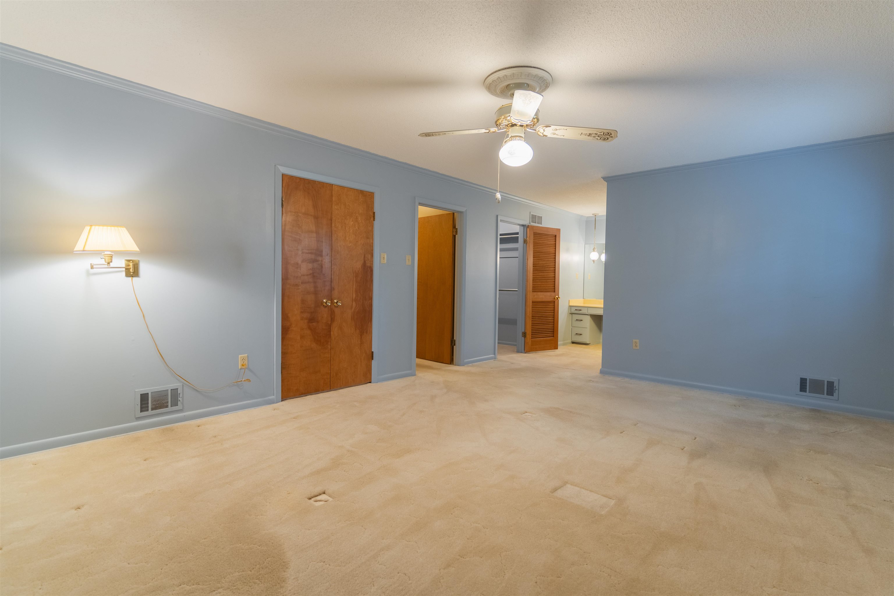 2226 LOCHLEVIN DR