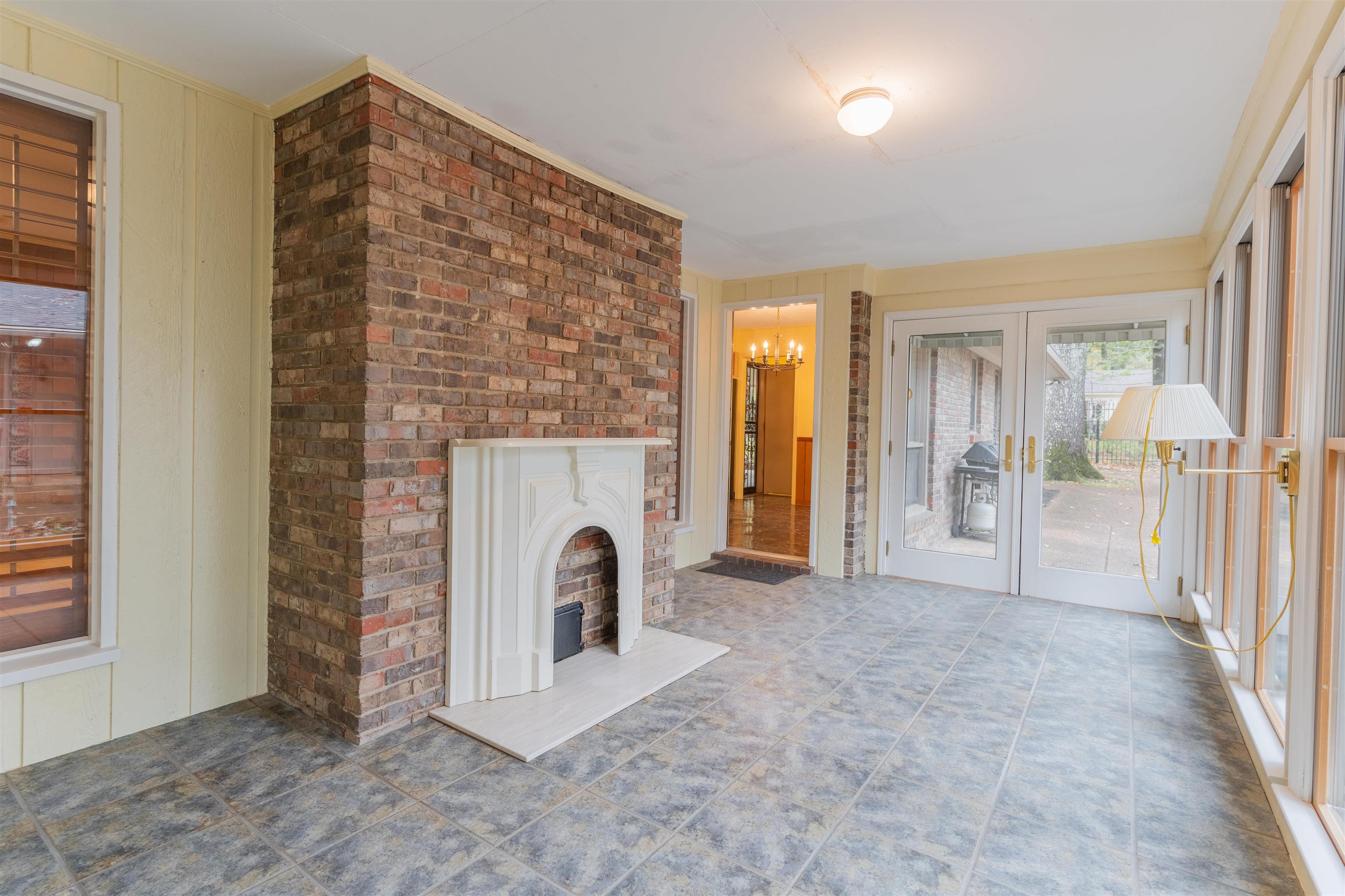 2226 LOCHLEVIN DR