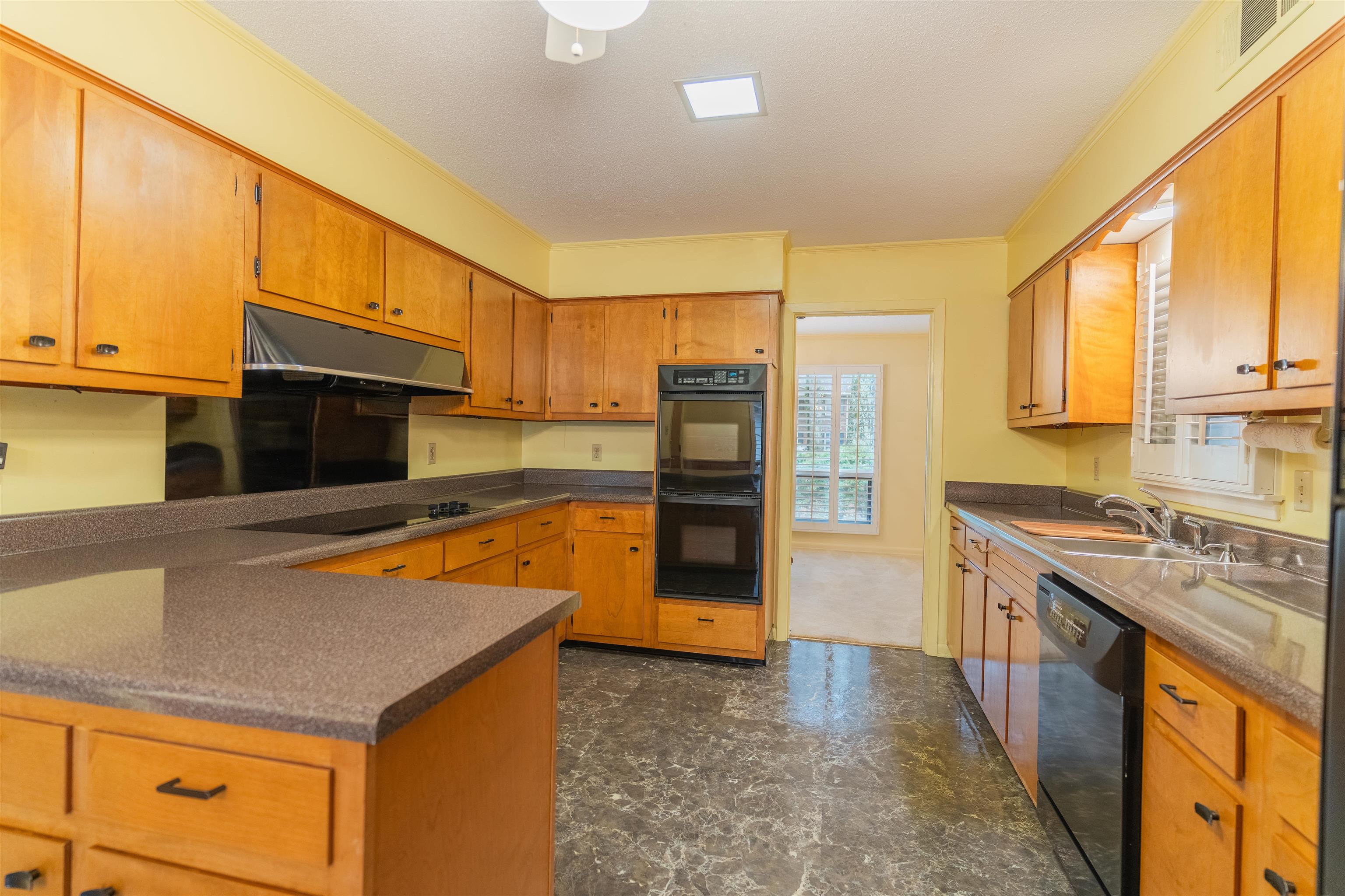 2226 LOCHLEVIN DR
