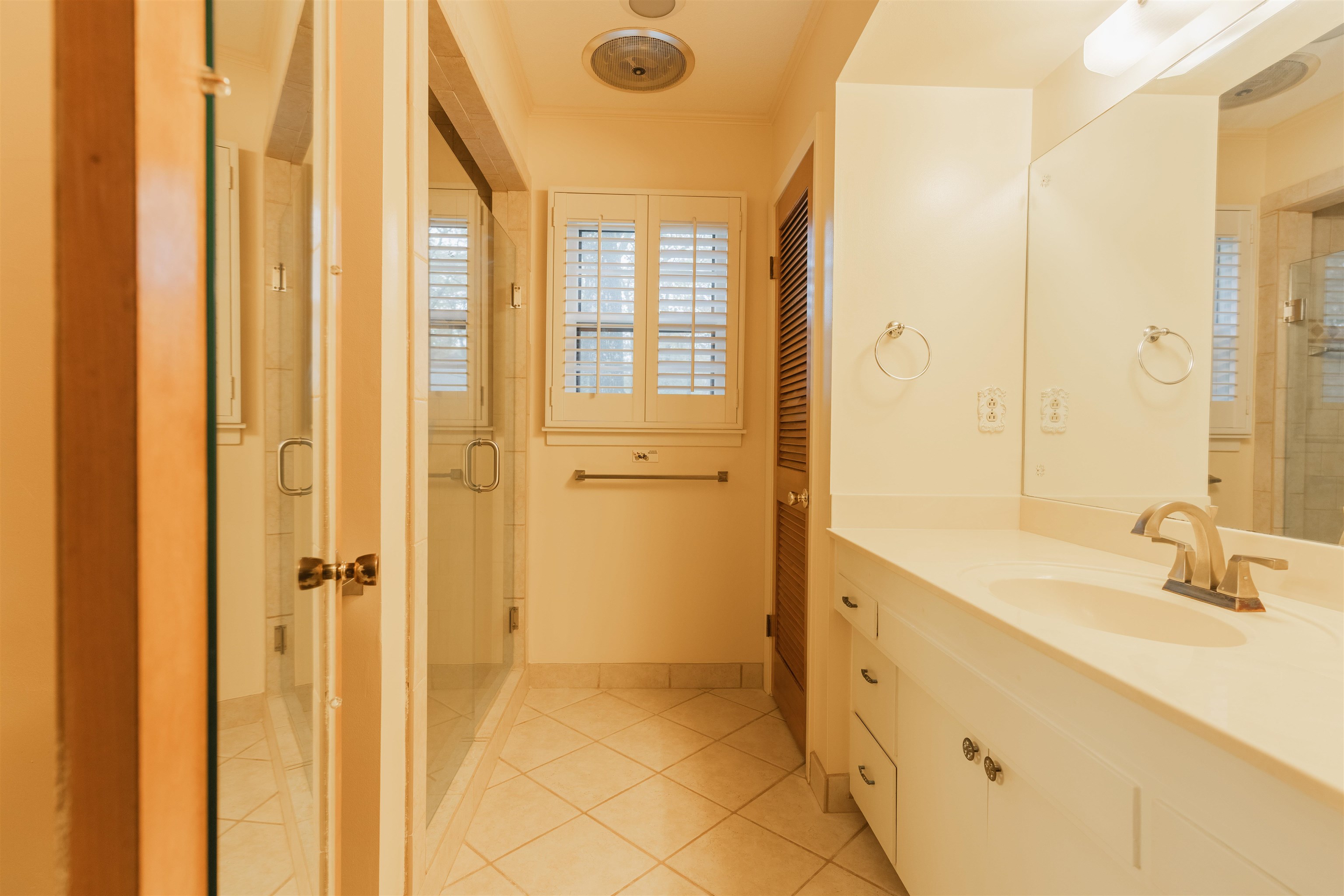 2226 LOCHLEVIN DR