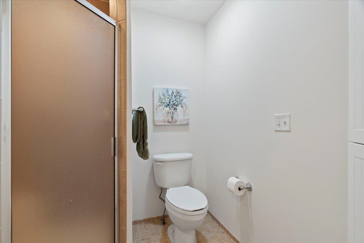 2260 SQ W