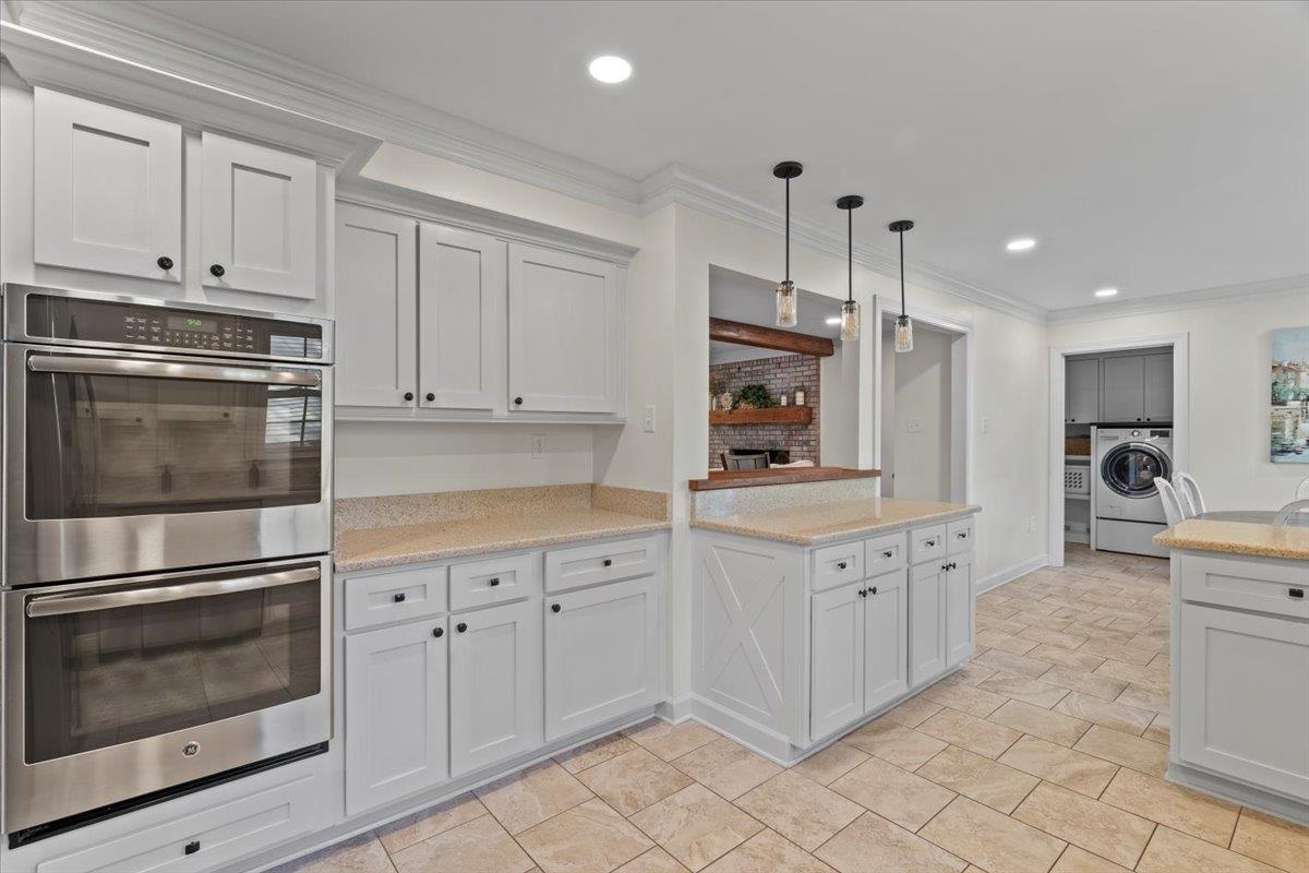 2445 CEDAR DALE DR