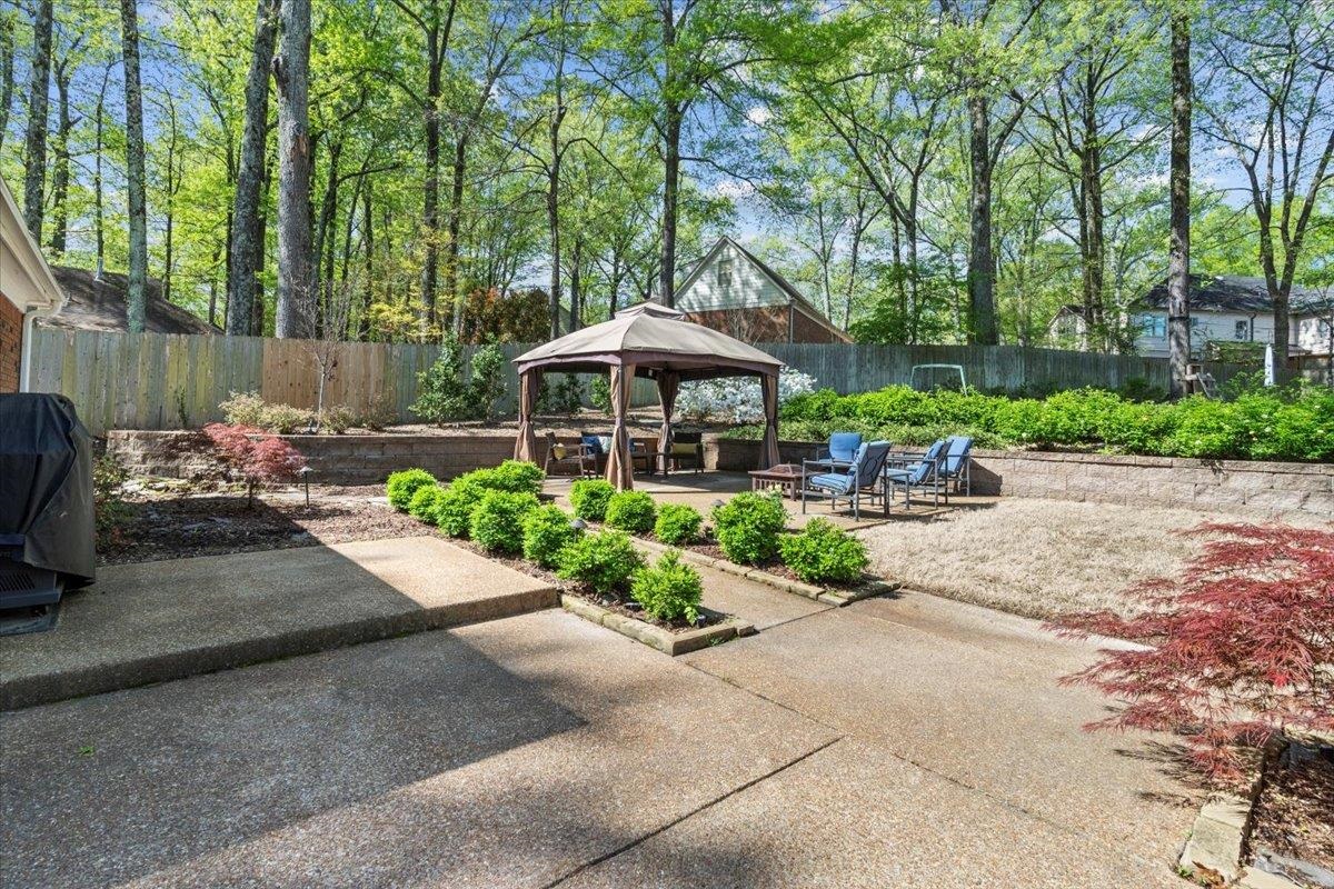 2445 CEDAR DALE DR