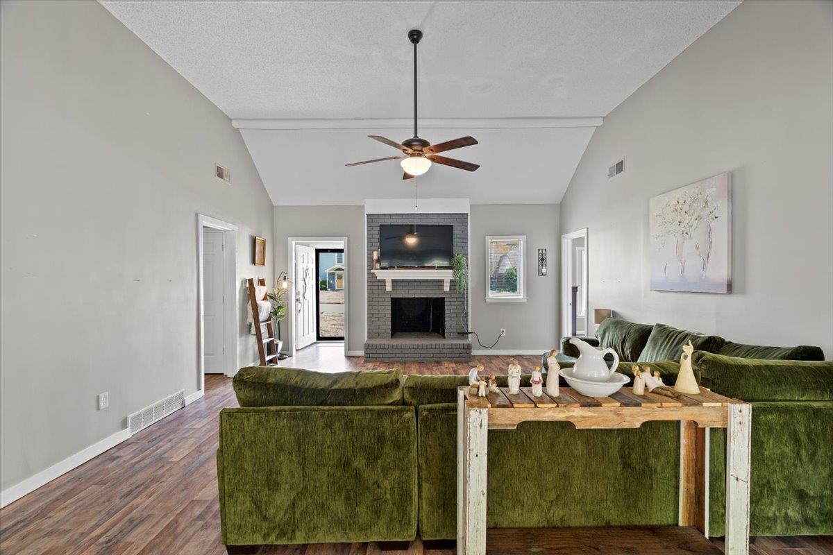 3803 MISTY OAK DR