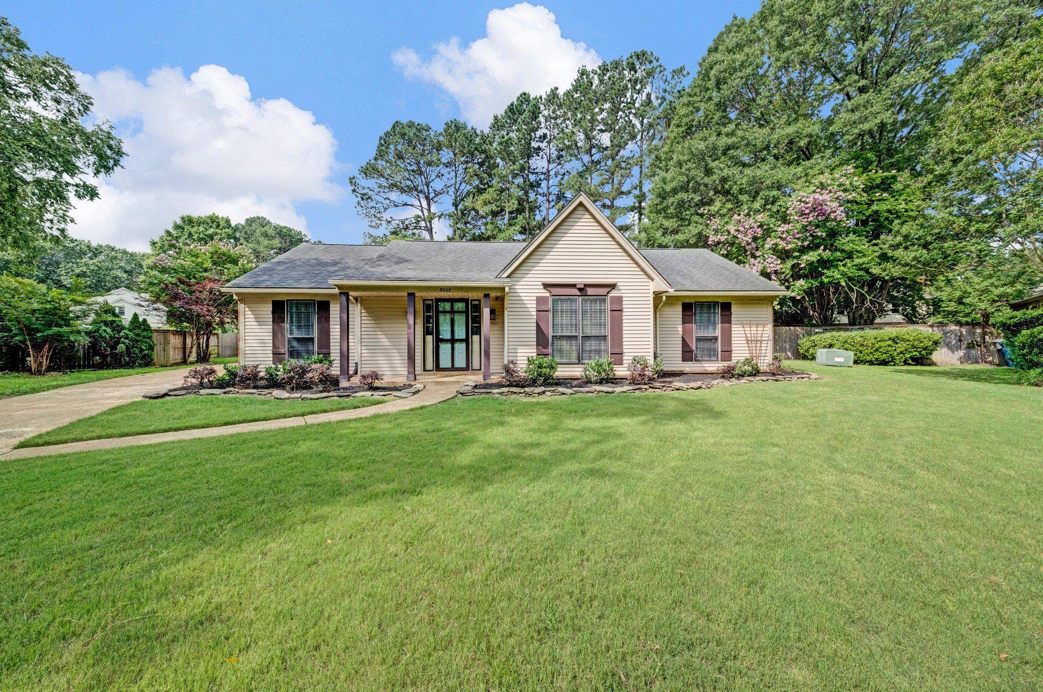 8025 ROCKY HOLLOW CV