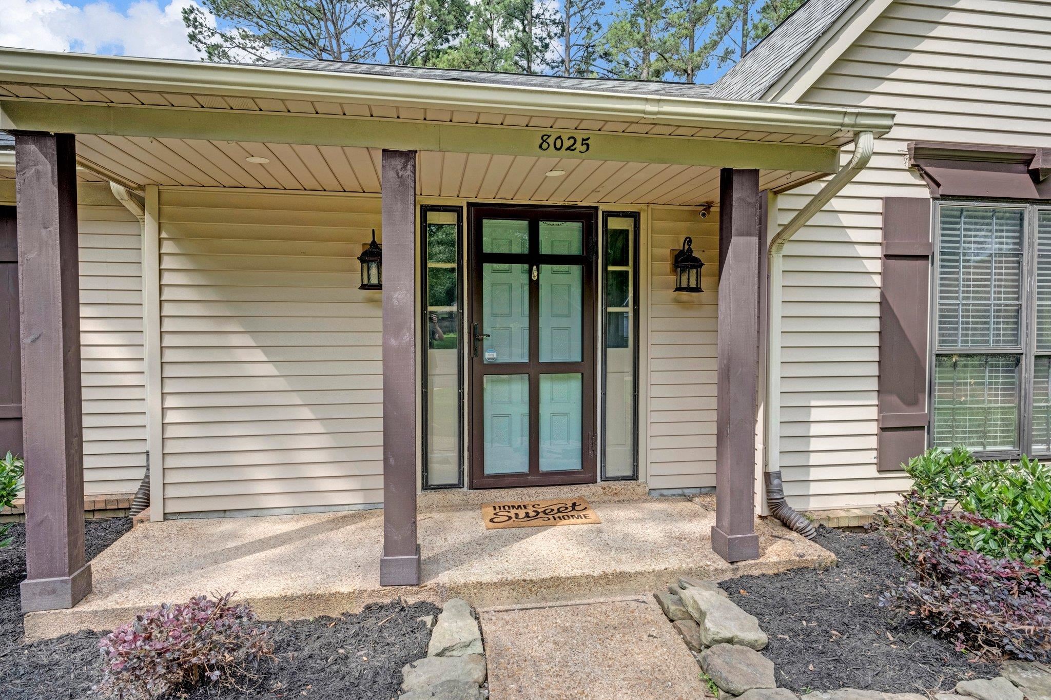 8025 ROCKY HOLLOW CV