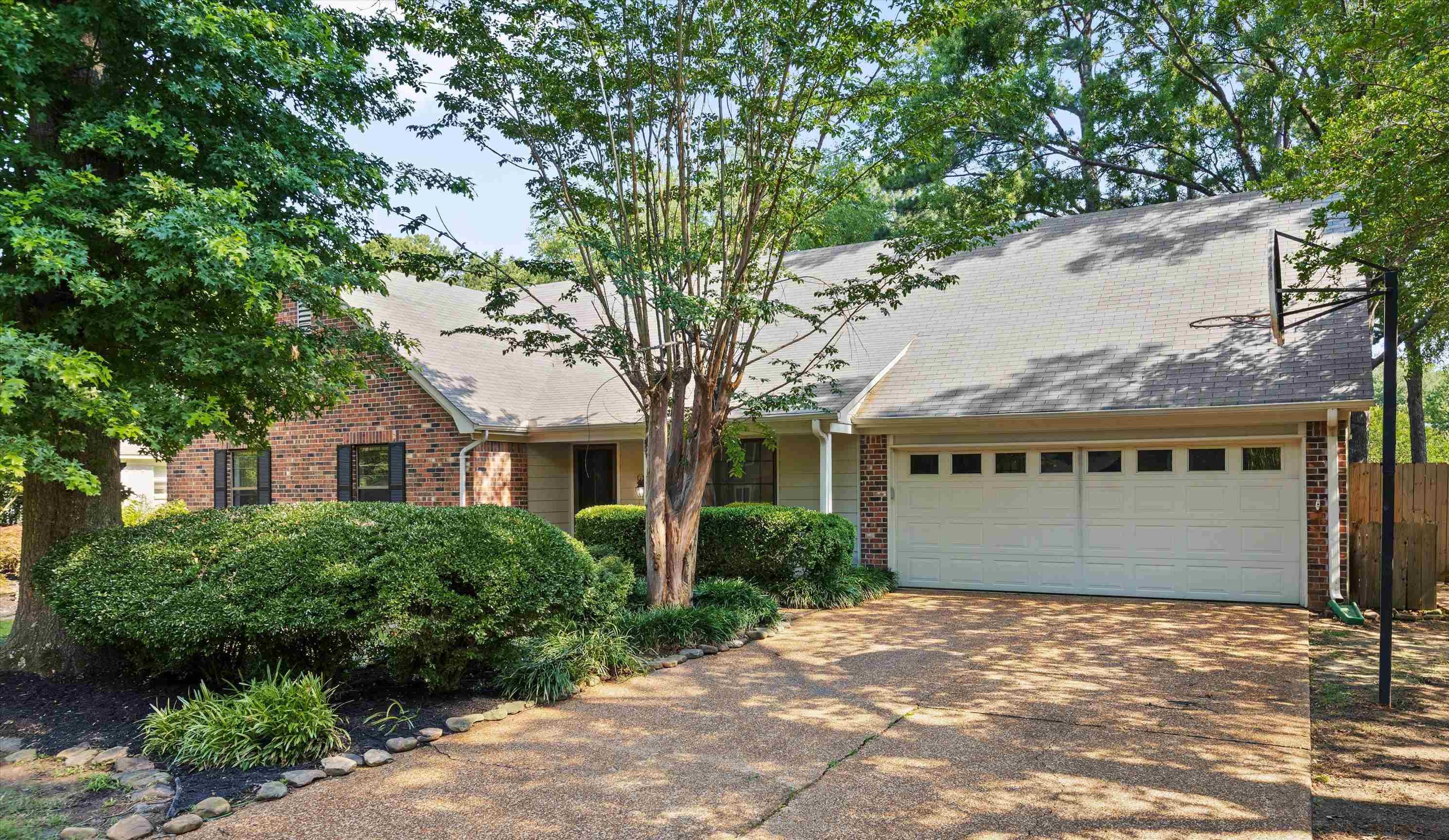 8030 SUNNY CREEK DR