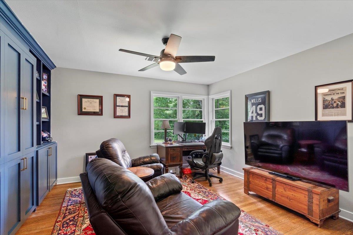 1155 E CRESTWOOD DR