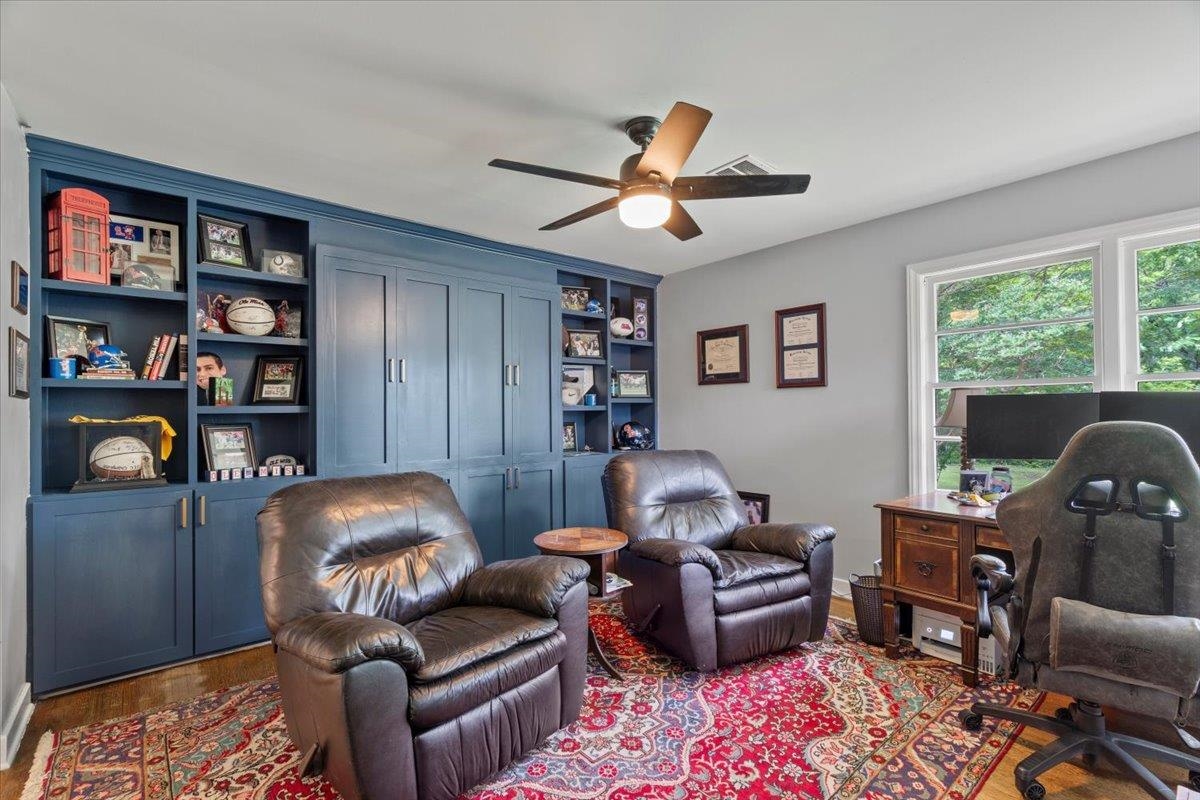 1155 E CRESTWOOD DR