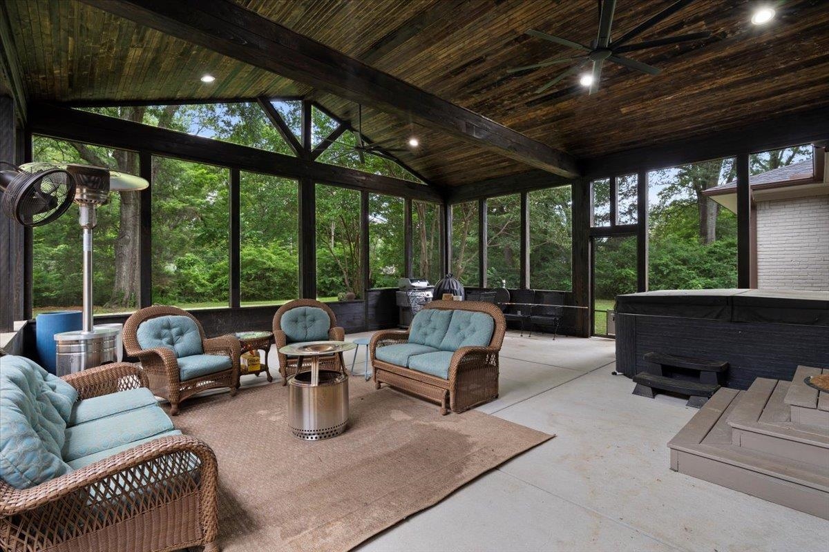 1155 E CRESTWOOD DR