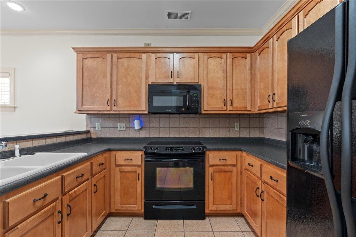 1595 DEXTER GROVE CT Unit: 105