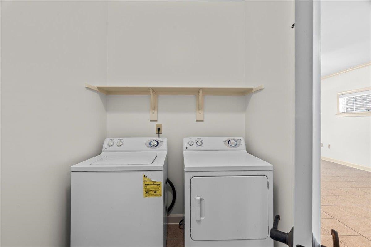 1595 DEXTER GROVE CT Unit: 105