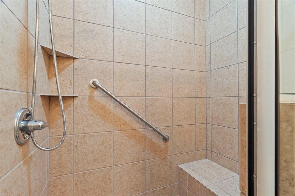 1595 DEXTER GROVE CT Unit: 105