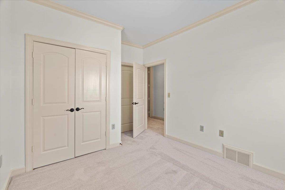 1595 DEXTER GROVE CT Unit: 105