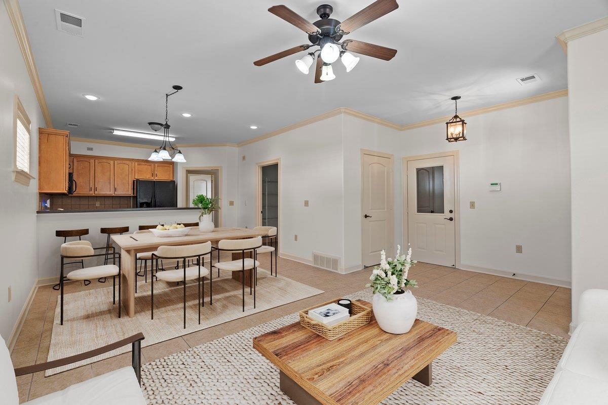 1595 DEXTER GROVE CT Unit: 105