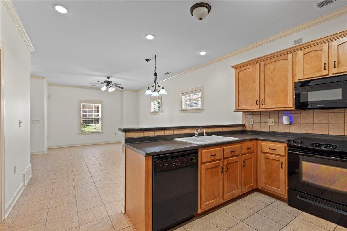 1595 DEXTER GROVE CT Unit: 105