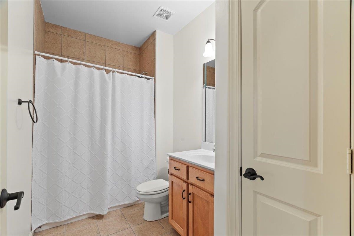 1595 DEXTER GROVE CT Unit: 105