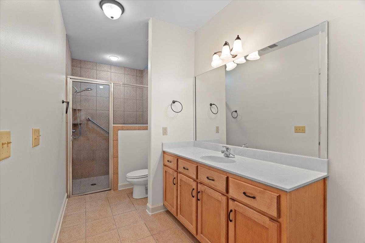 1595 DEXTER GROVE CT Unit: 105