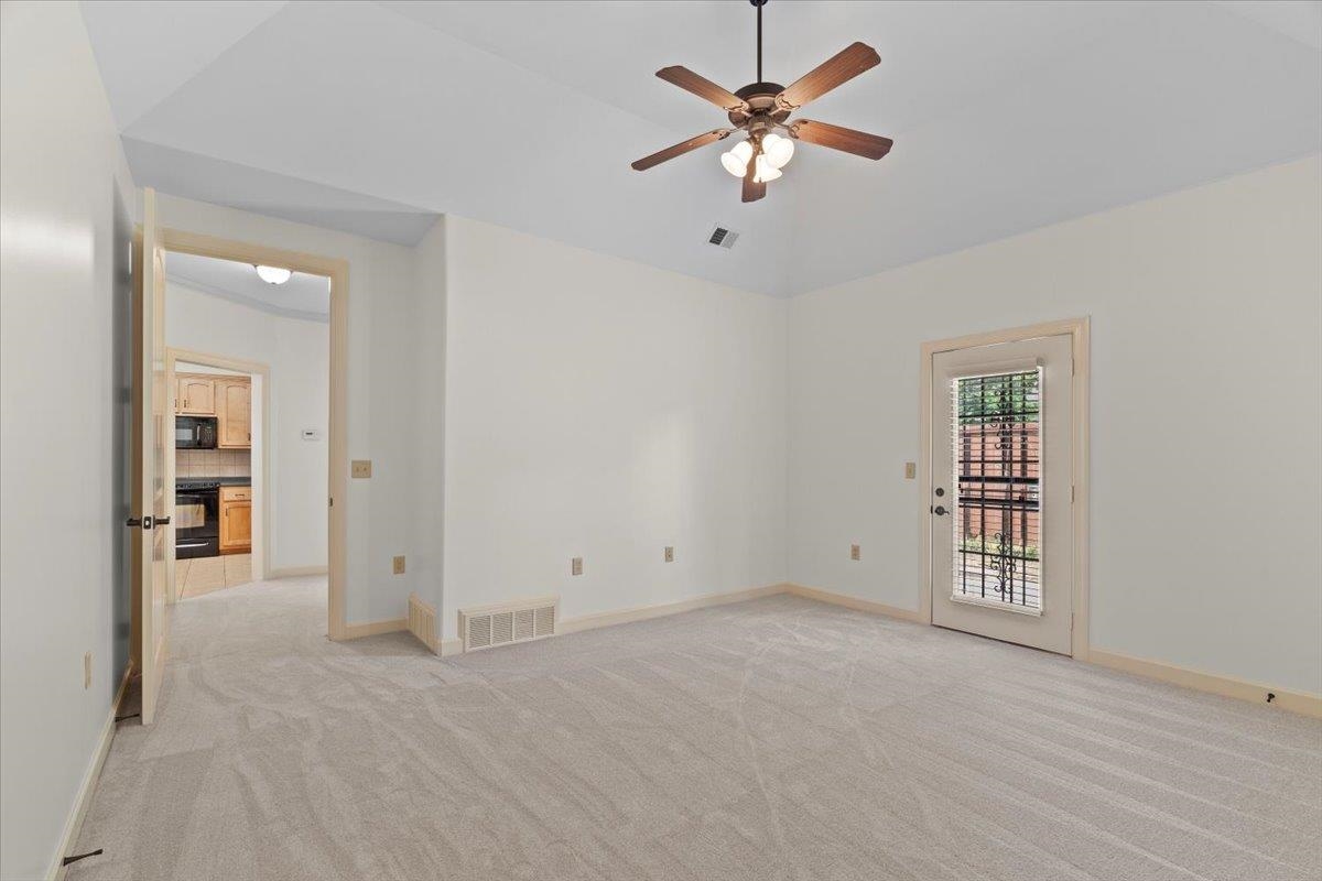 1595 DEXTER GROVE CT Unit: 105