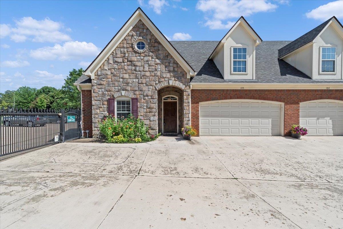 1595 DEXTER GROVE CT Unit: 105