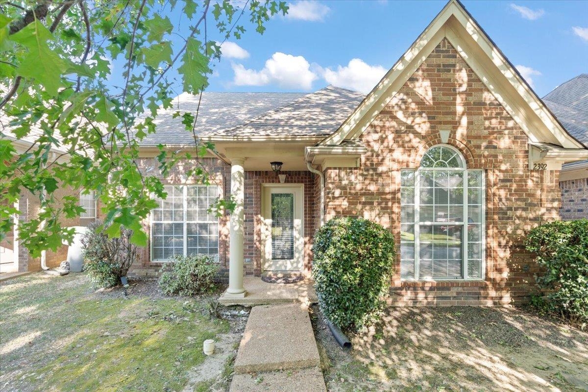 2392 GARDENBROOK DR