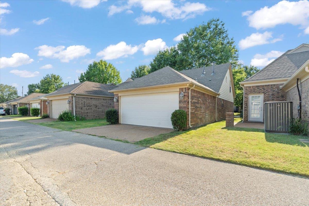 2392 GARDENBROOK DR