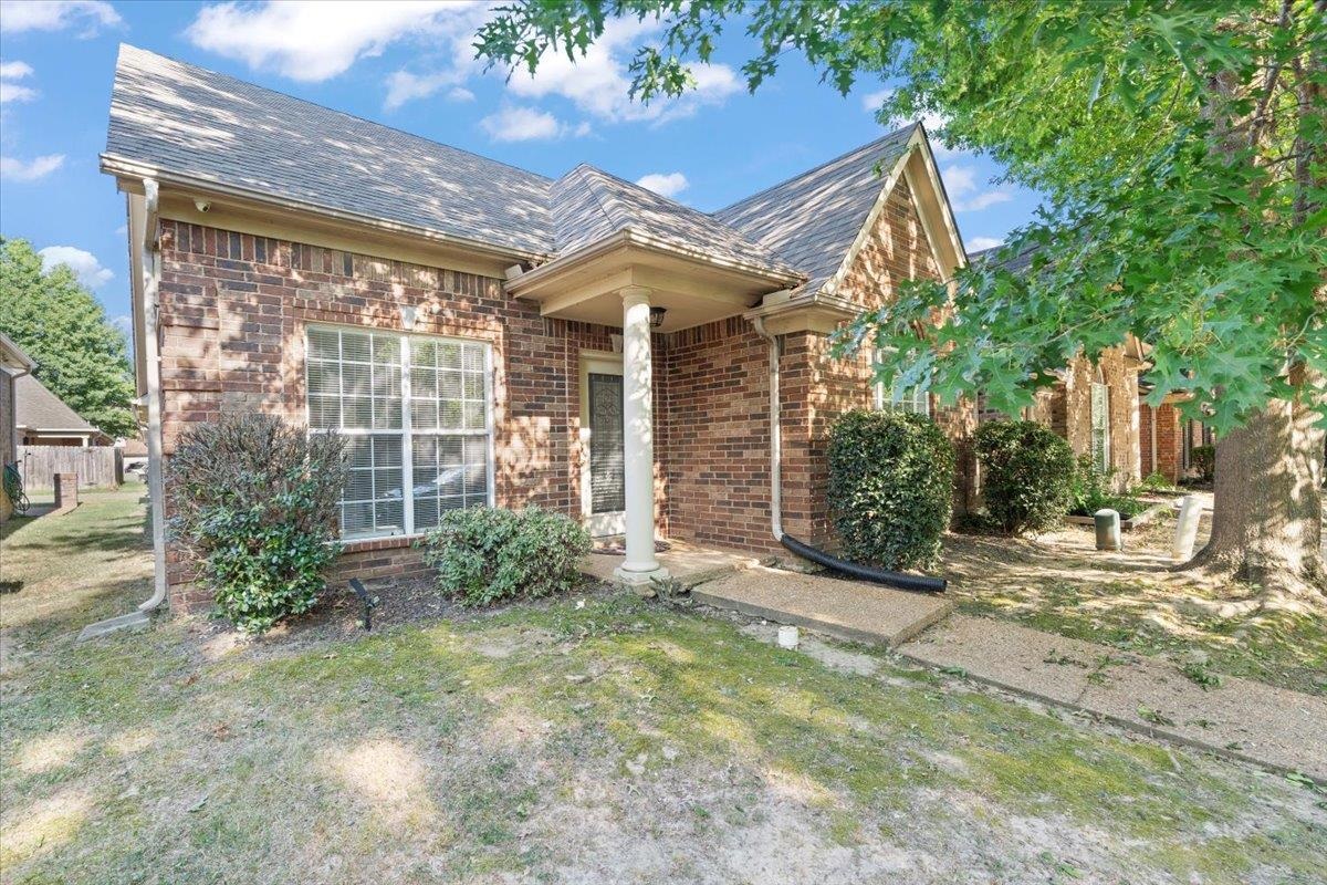 2392 GARDENBROOK DR