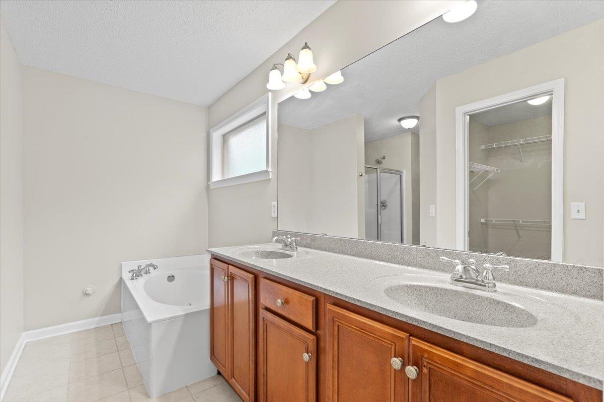 2392 GARDENBROOK DR