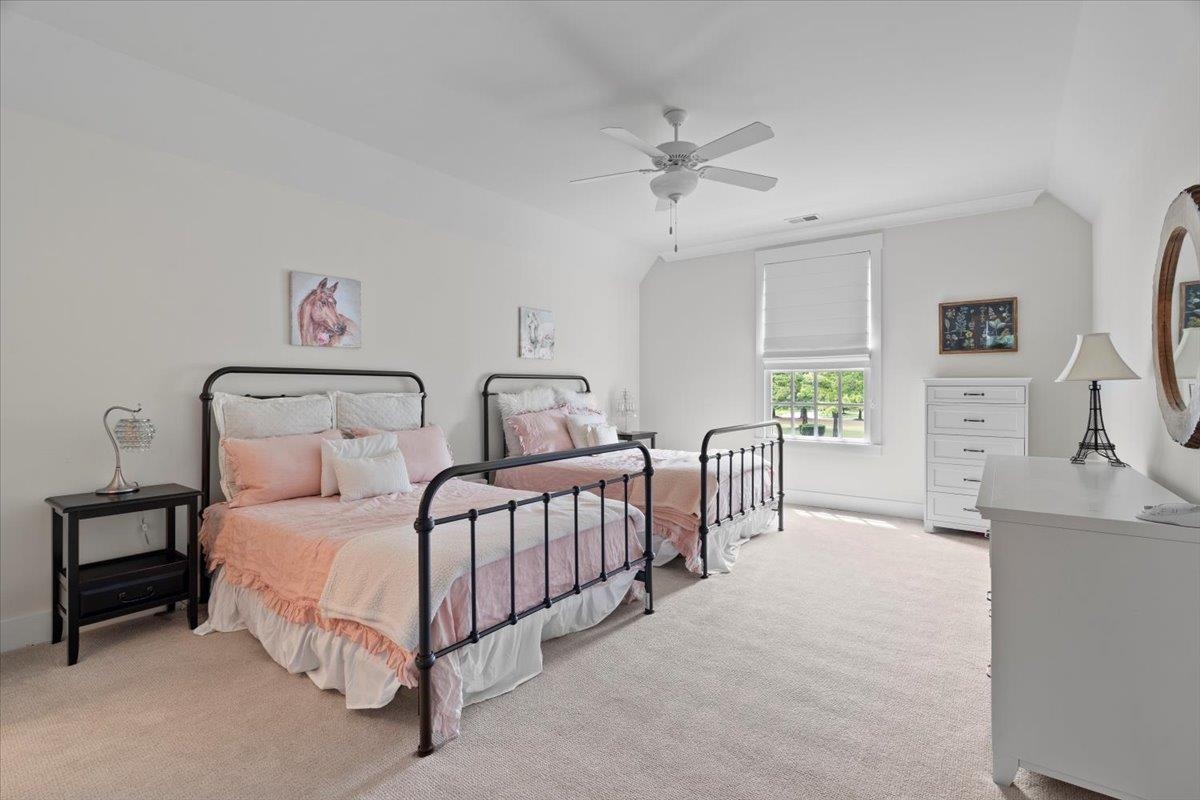 10394 N DUNCAN WOODS DR