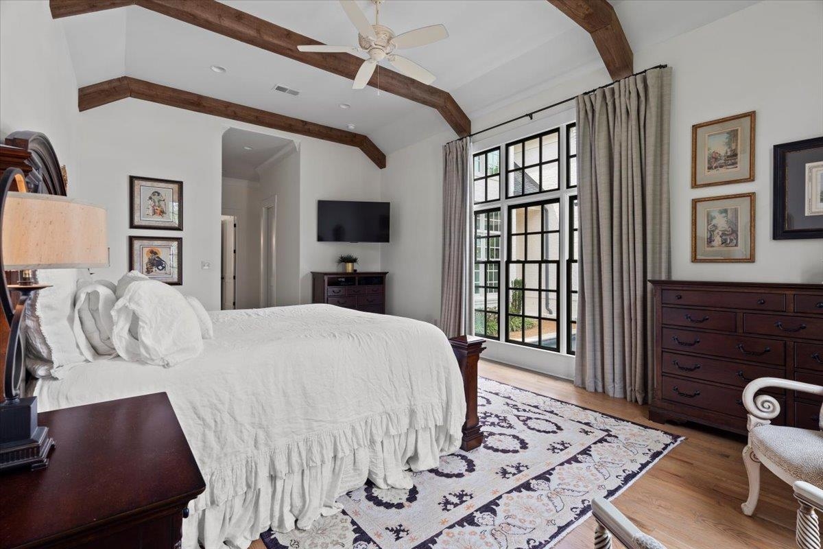 10394 N DUNCAN WOODS DR