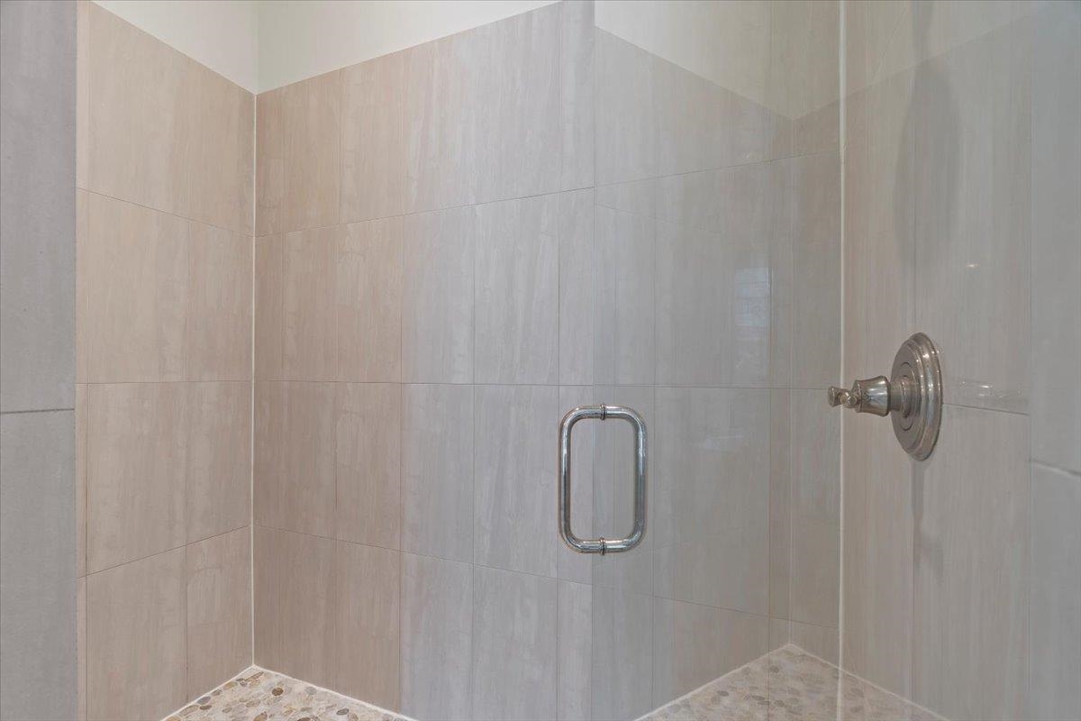 10394 N DUNCAN WOODS DR