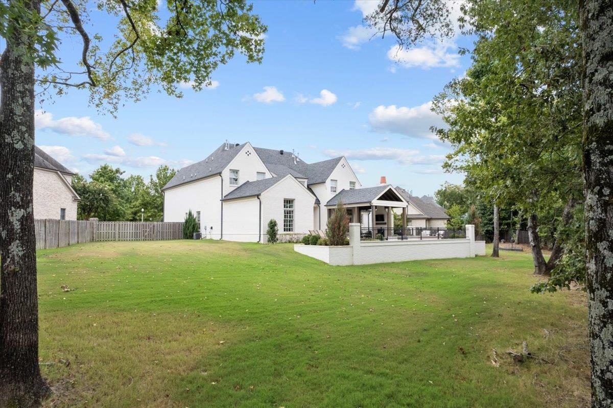 10394 N DUNCAN WOODS DR